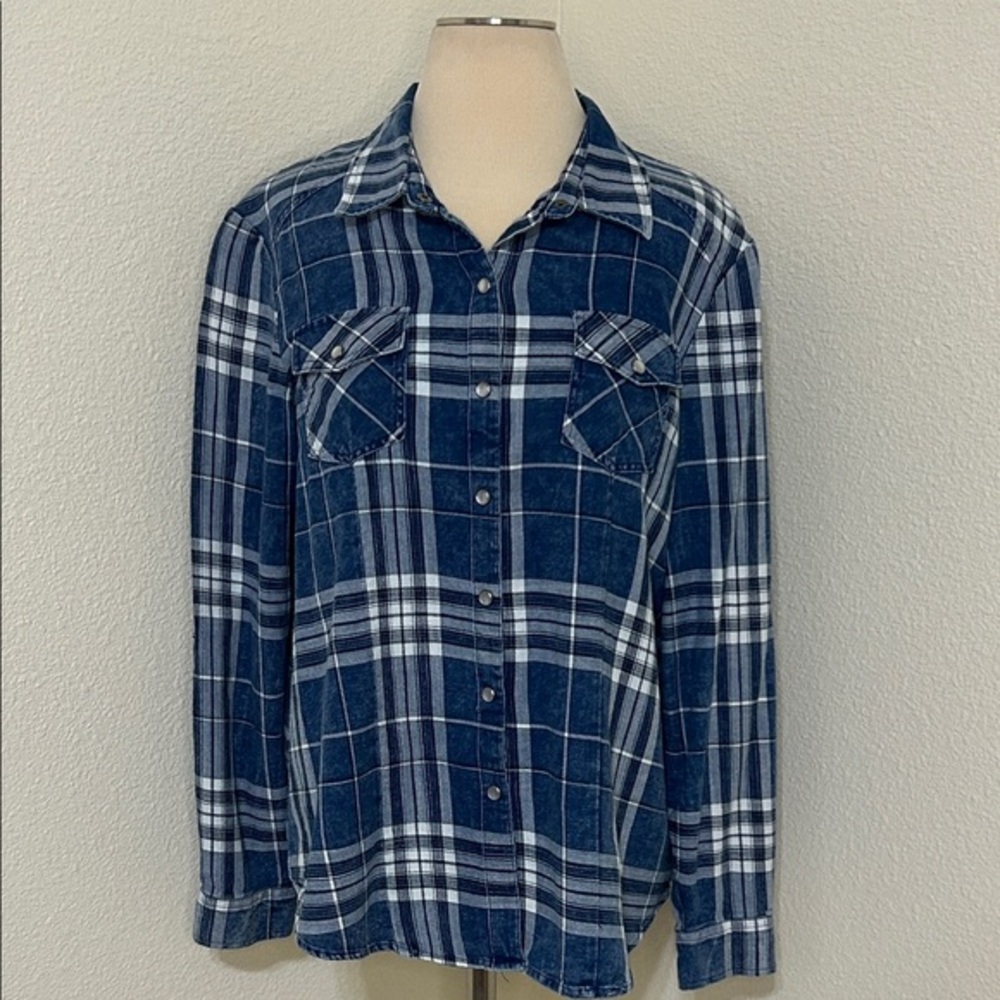 RARE FIND Reba Ladies Blue Plaid Light Denim Shirt Pearl Snaps L Large